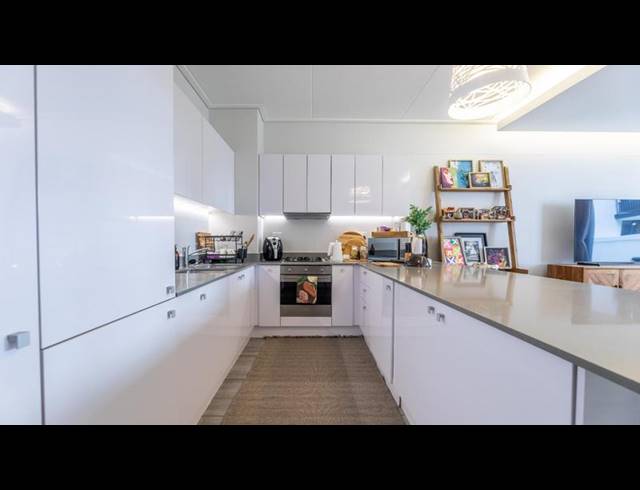 3 BEDROOM APARTMENT FOR SALE IN SOMERSET WEST